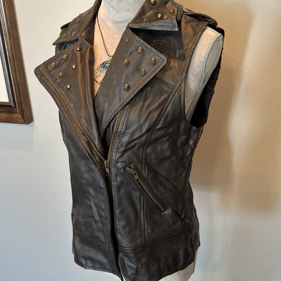 Staring at stars women’s vegan leather patchwork studded vest EUC - Picture 2 of 10
